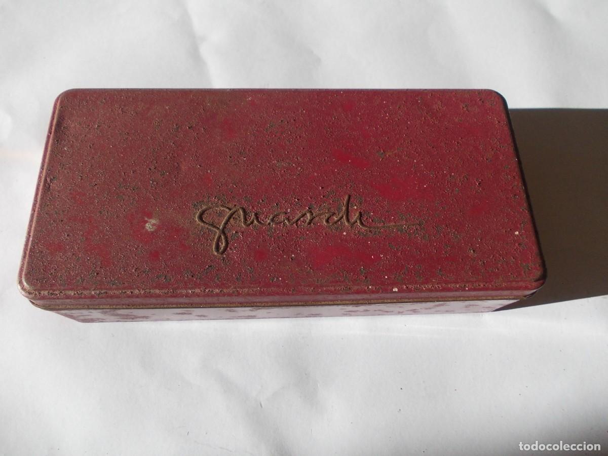Blechdosen und Kisten: Caja metalica Guasch Morada