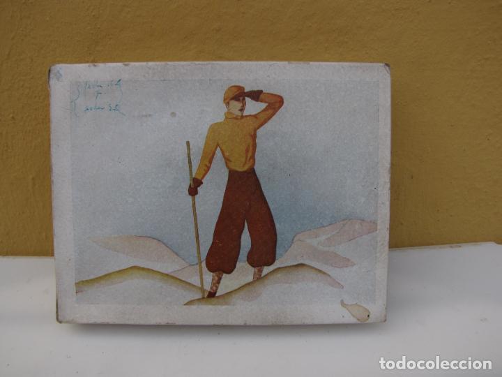 Cajas y cajitas met&aacute;licas: 69.- Caja de cart&oacute;n para pa&ntilde;uelos. Art deco