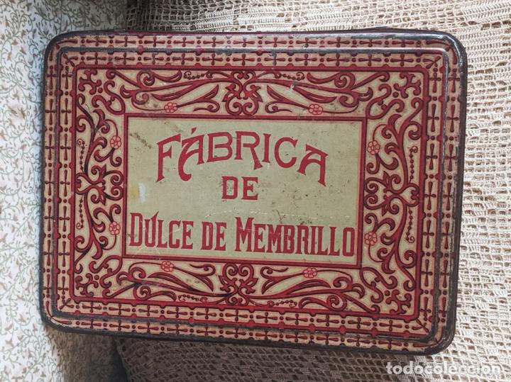 Blechdosen und Kisten: Caja de membrillo de hojalata litografiada sin marca. 26 x 19,5 x 9,5 cms. Vell i Bell