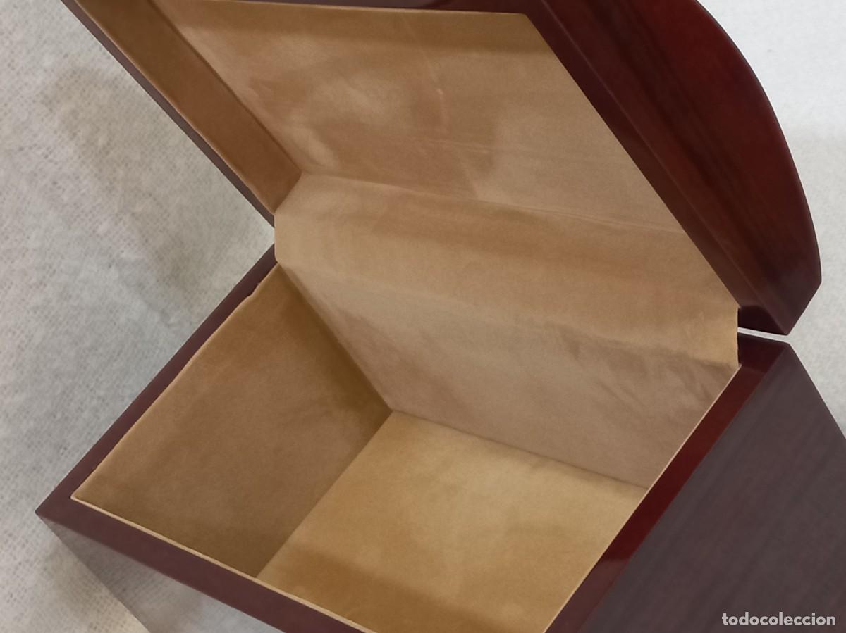 Cajas y cajitas met&aacute;licas: CAJA-COFRE (madera lacada-esta&ntilde;o) - Foto 7