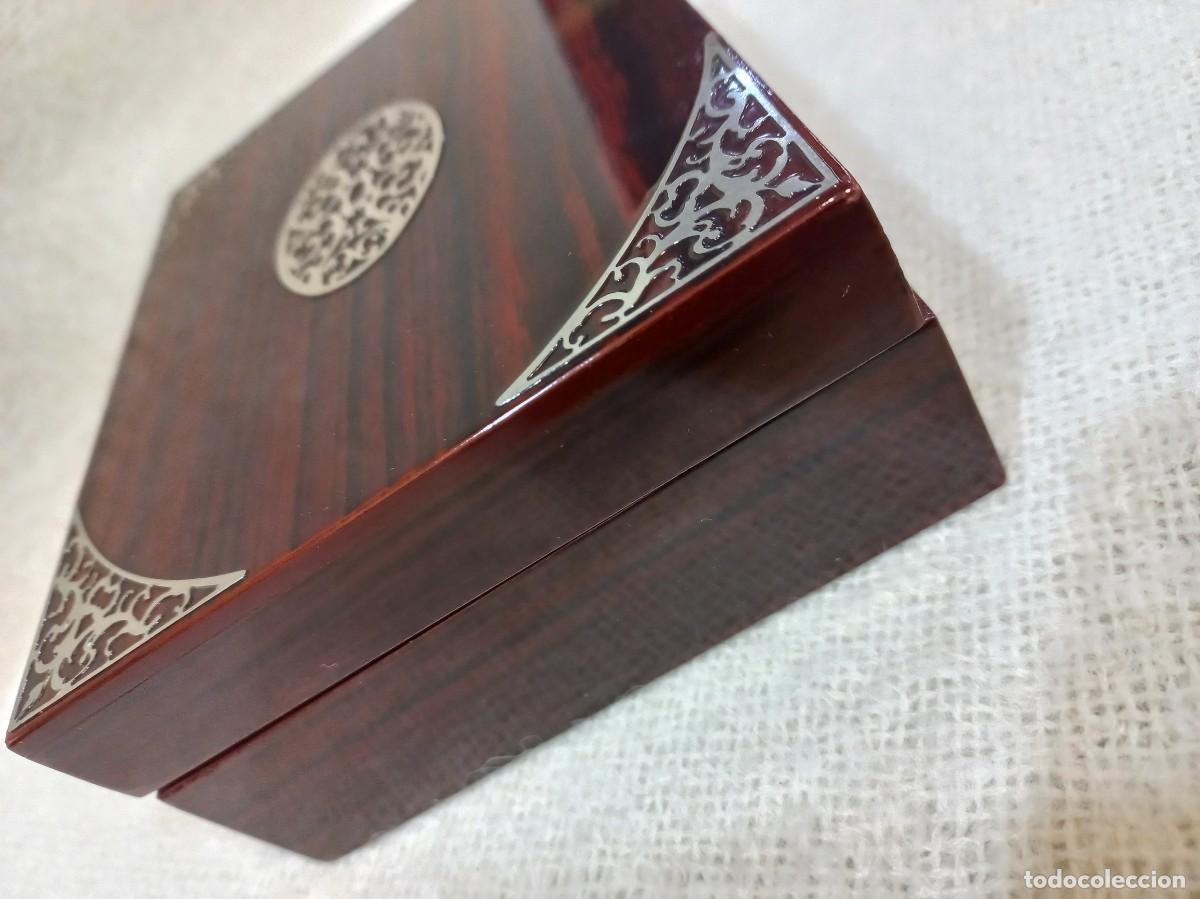 Cajas y cajitas met&aacute;licas: CAJA CUADRADA (madera lacada-esta&ntilde;o) - Foto 2