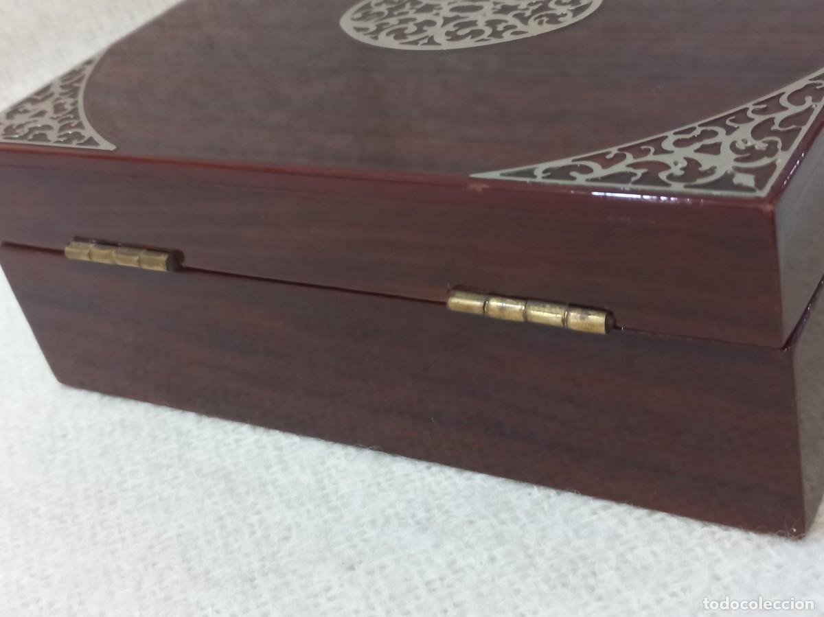 Cajas y cajitas met&aacute;licas: CAJA CUADRADA (madera lacada-esta&ntilde;o) - Foto 7