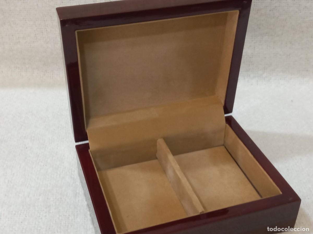 Cajas y cajitas met&aacute;licas: CAJA CUADRADA (madera lacada-esta&ntilde;o) - Foto 8