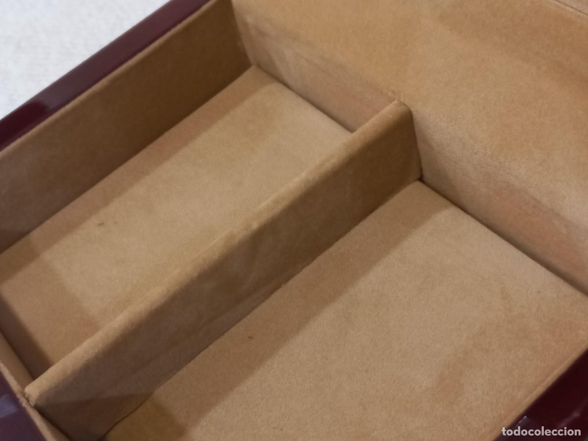 Cajas y cajitas met&aacute;licas: CAJA CUADRADA (madera lacada-esta&ntilde;o) - Foto 9