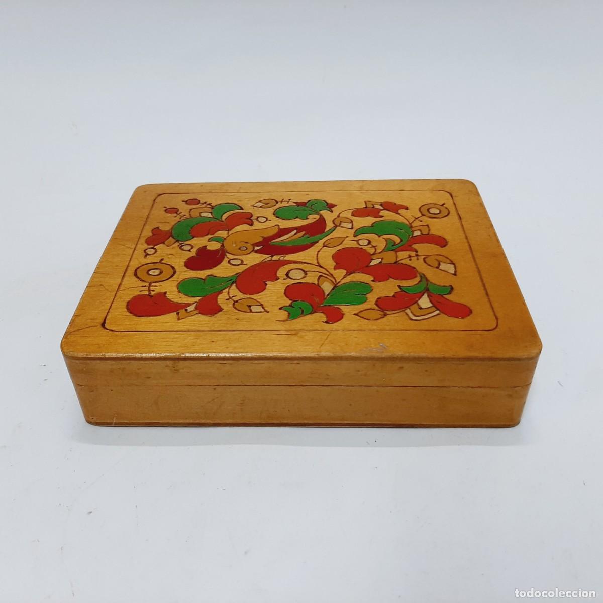 Cajas y cajitas met&aacute;licas: Caja de madera vintage pintada a mano y pirograbada(15.5)