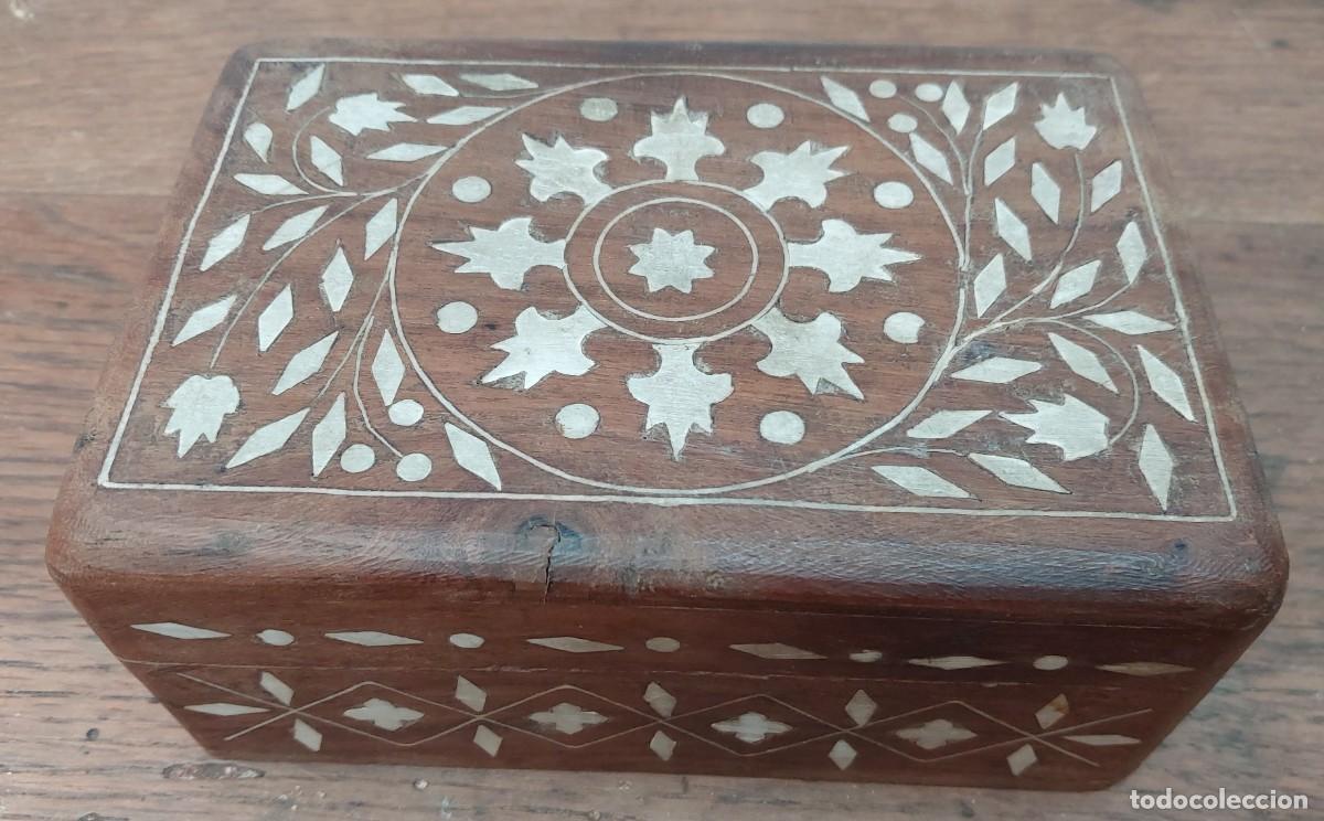 Cajas y cajitas met&aacute;licas: CAJA DE MADERA CON INCRUSTACIONES - Foto 1