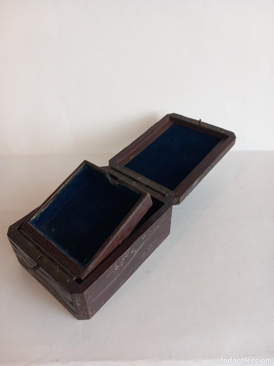 Cajas y cajitas met&aacute;licas: Caja - Expositor para reloj de bolsillo - Foto 5
