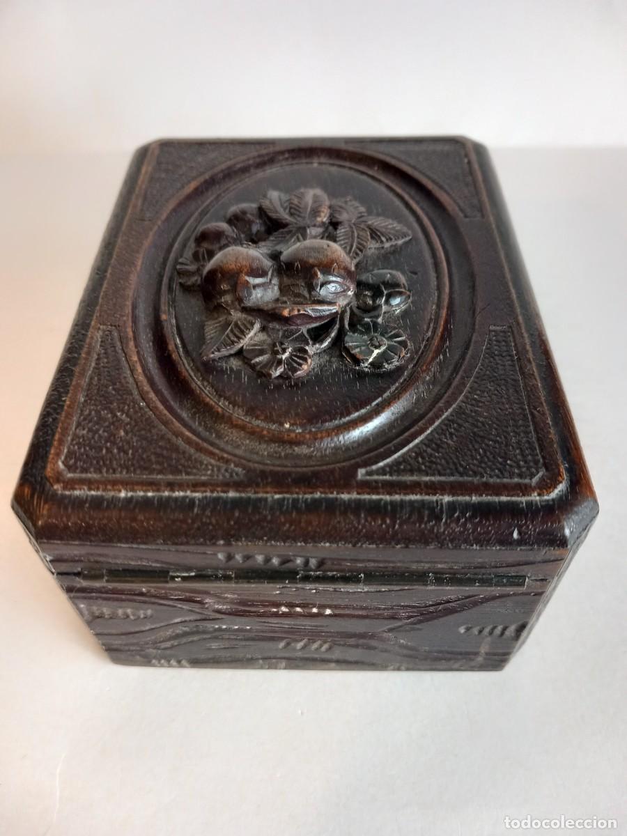 Cajas y cajitas met&aacute;licas: Caja - Expositor para reloj de bolsillo - Foto 7