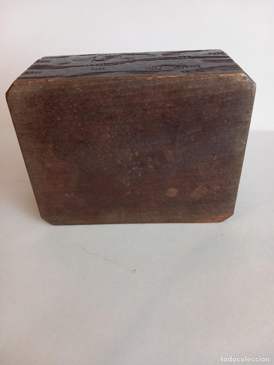 Cajas y cajitas met&aacute;licas: Caja - Expositor para reloj de bolsillo - Foto 9