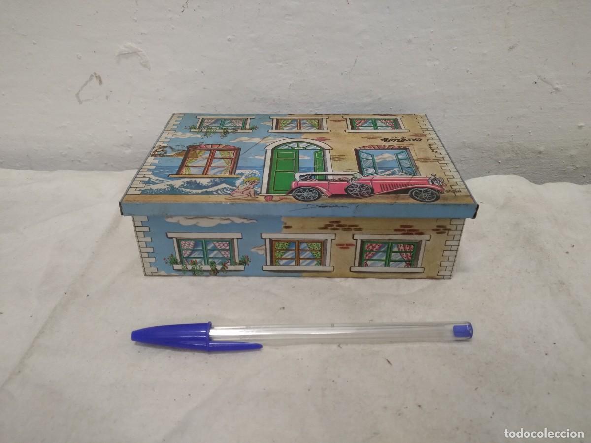 Bo&icirc;tes et petites bo&icirc;tes m&eacute;talliques: Antigua Caja Hojalata de Caramelos Solano