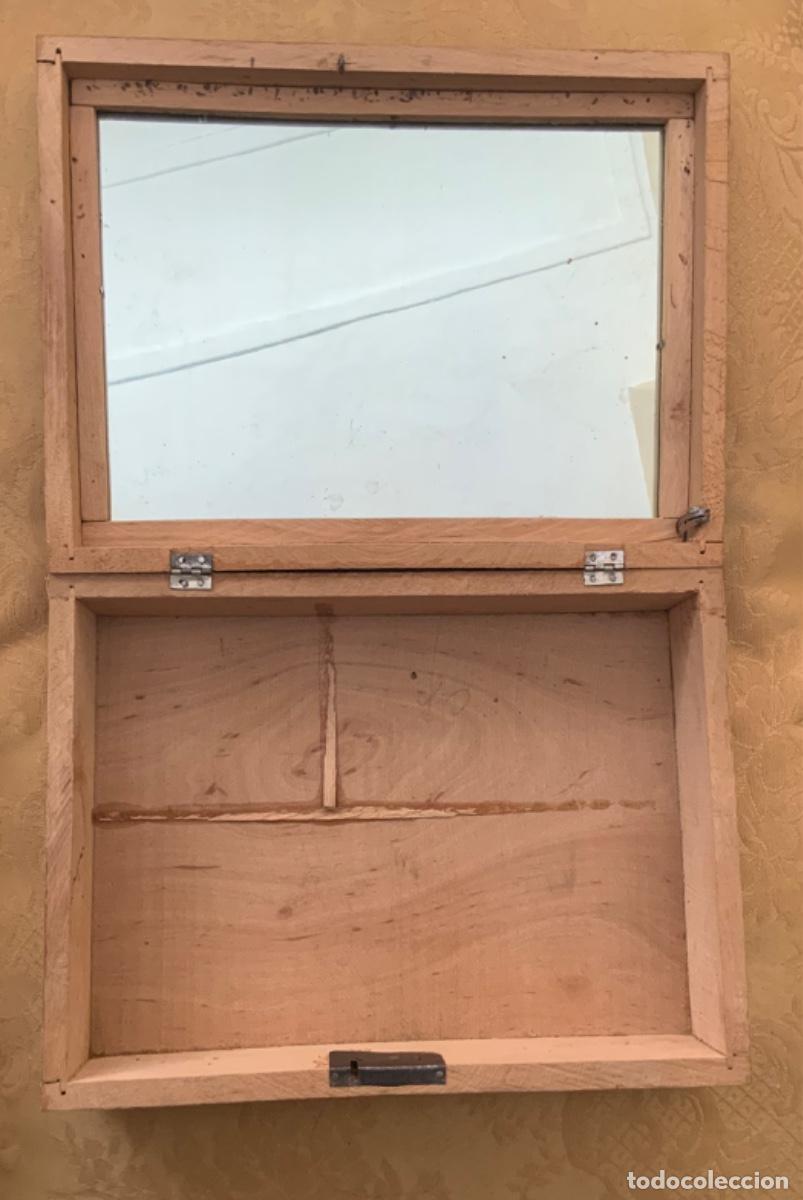 Cajas y cajitas met&aacute;licas: ANTIGUA CAJA DECORADA CON PAPEL - Foto 8