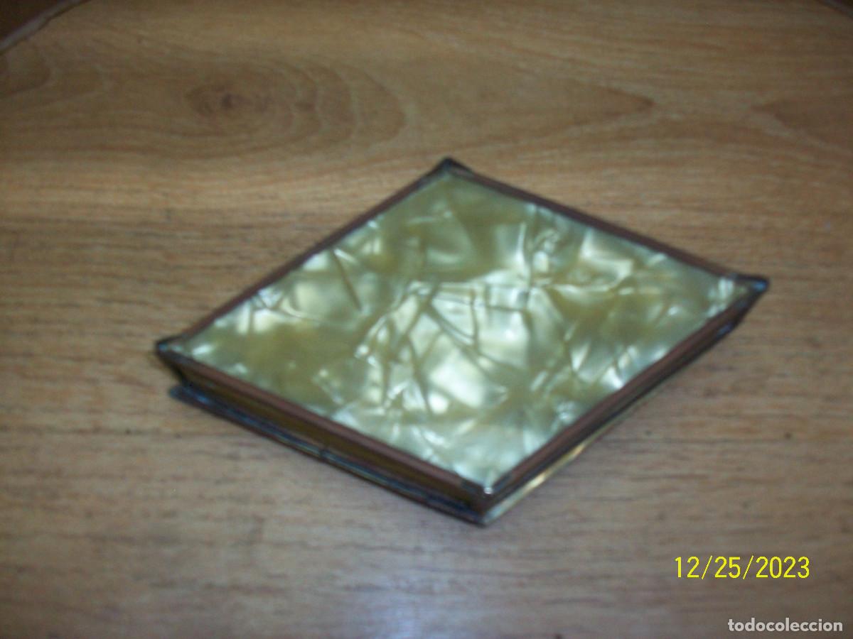 Cajas y cajitas met&aacute;licas: ANTIGUA CAJA DE BRONCE Y NACAR - Foto 5