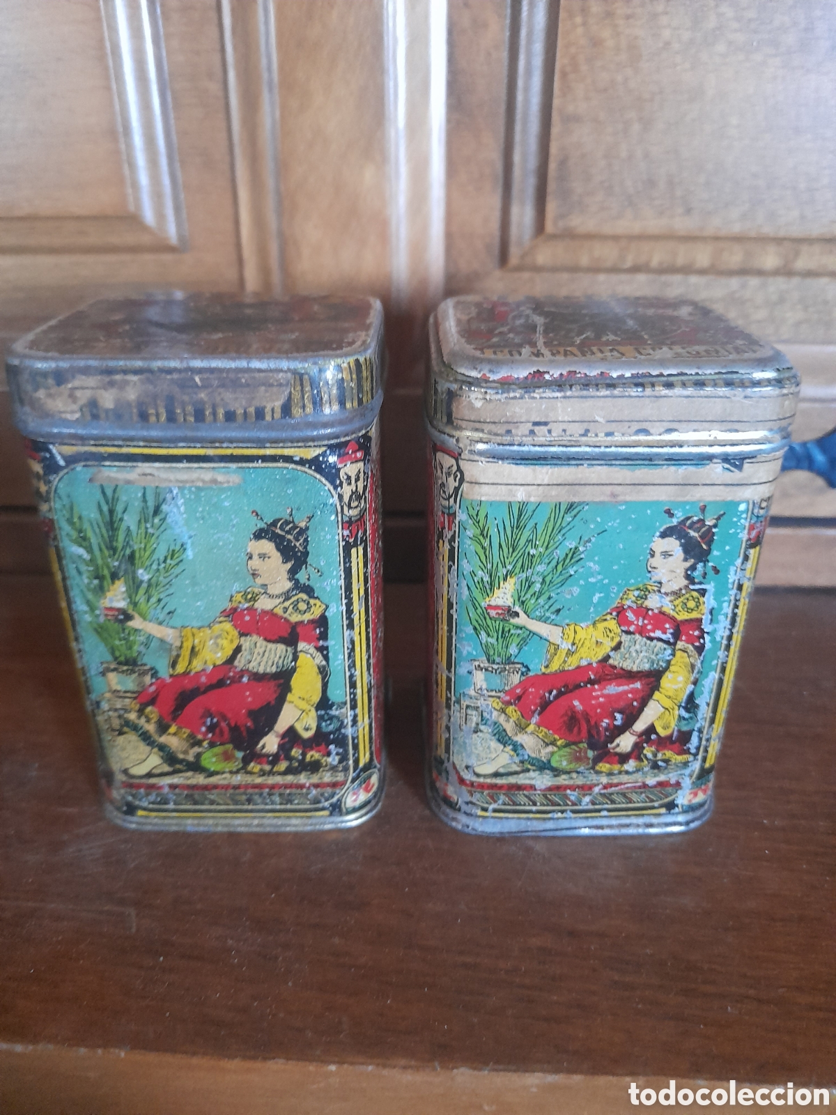 Boxes and metal boxes: Dos antiguas latas de T&eacute; especial, Compa&ntilde;&iacute;a Colonial