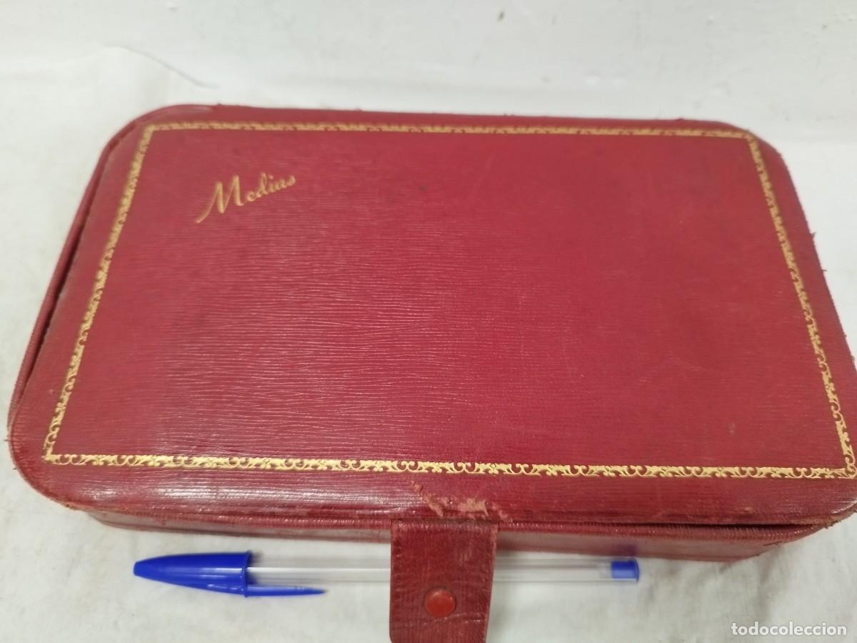 Bo&icirc;tes et petites bo&icirc;tes m&eacute;talliques: Antigua Caja de Medias Pr. Sg.XX