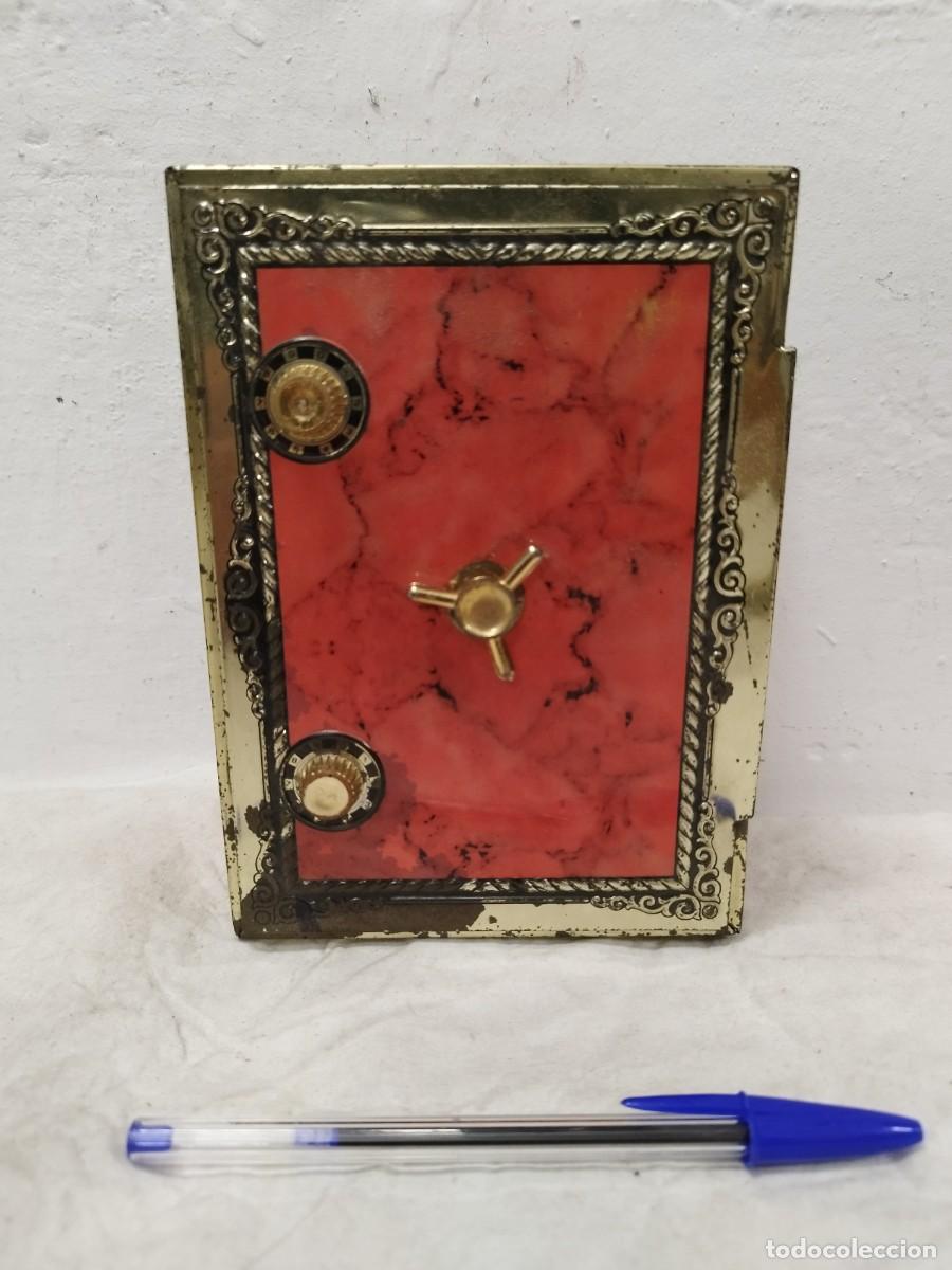 Hucha De Metal Rojo En Forma De Caja Fuerte Con Llave Rojo Verde
