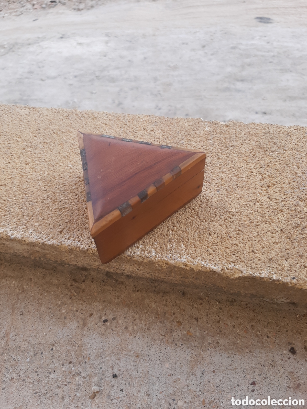 Cajas y cajitas met&aacute;licas: CAJA MADERA JOYERO TRI&Aacute;NGULO JJ