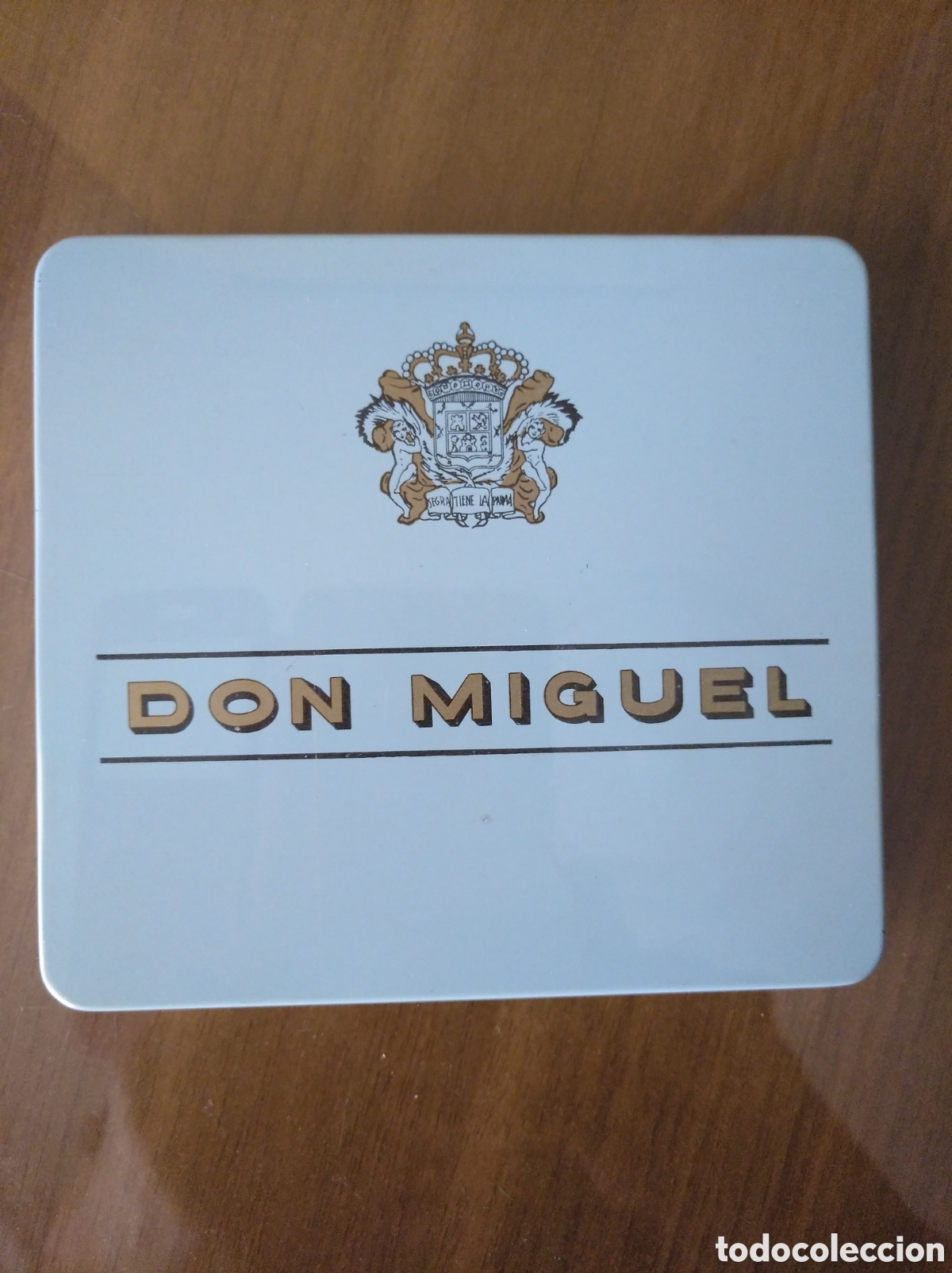 Bo&icirc;tes et petites bo&icirc;tes m&eacute;talliques: Caja puros puritos Don Miguel. Miguelitos