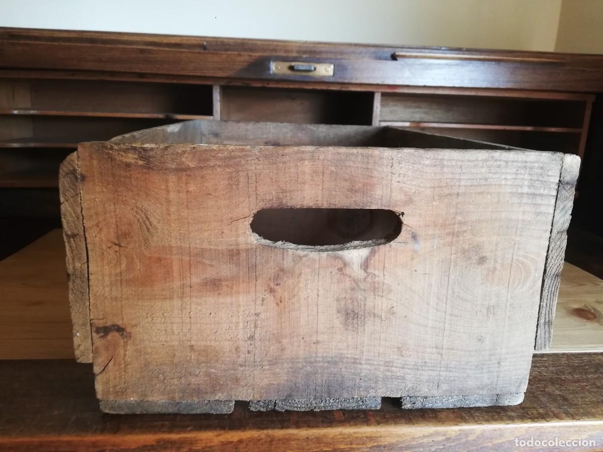 Cajas y cajitas met&aacute;licas: Antigua caja de madera de Cinzano. - Foto 2