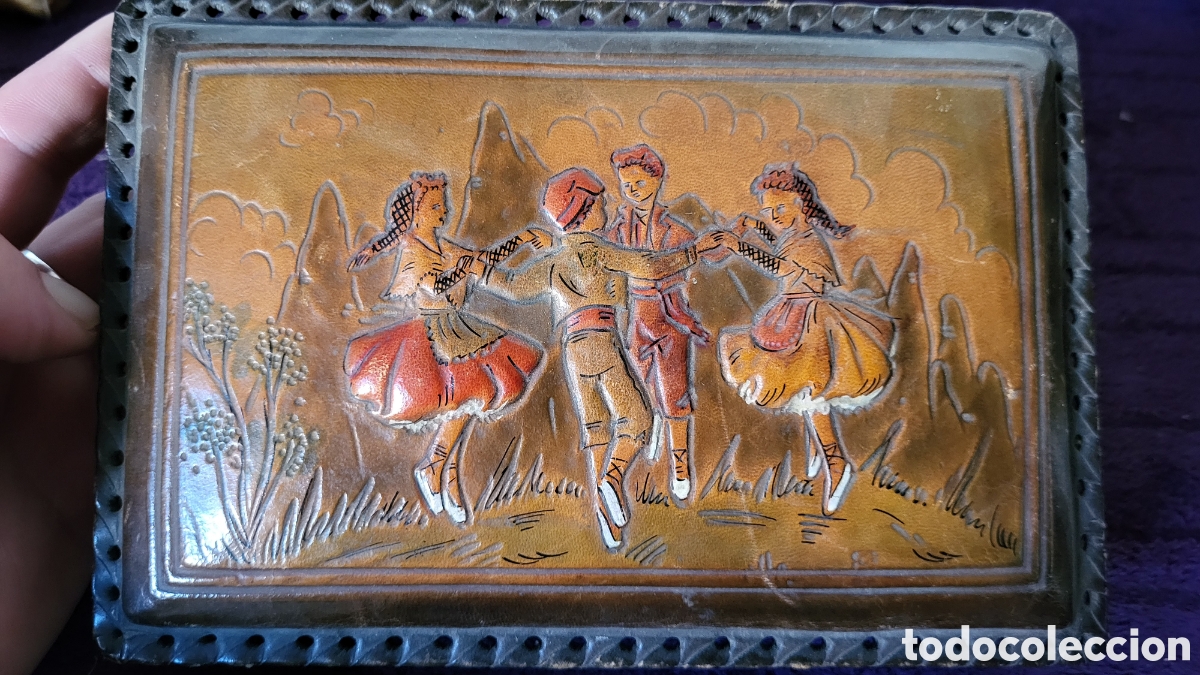 Cajas y cajitas met&aacute;licas: Caja joyero de cuero y madera