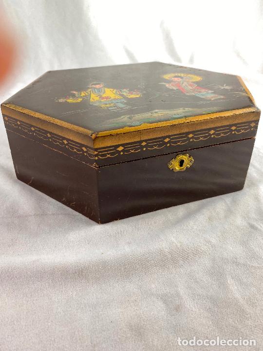 Cajas y cajitas met&aacute;licas: CAJA HEXAGONAL DECORADA - Foto 2