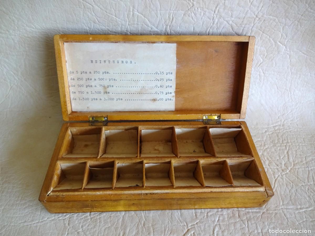 Cajas y cajitas met&aacute;licas: antigua caja madera de sellos o timbres de reintegros