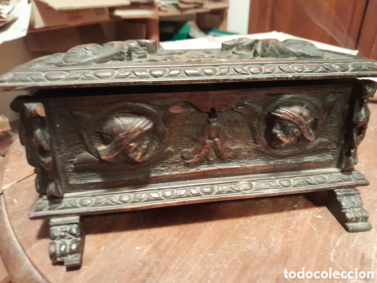 Cajas y cajitas met&aacute;licas: Caja Alfonsina tallada a mano - Foto 1