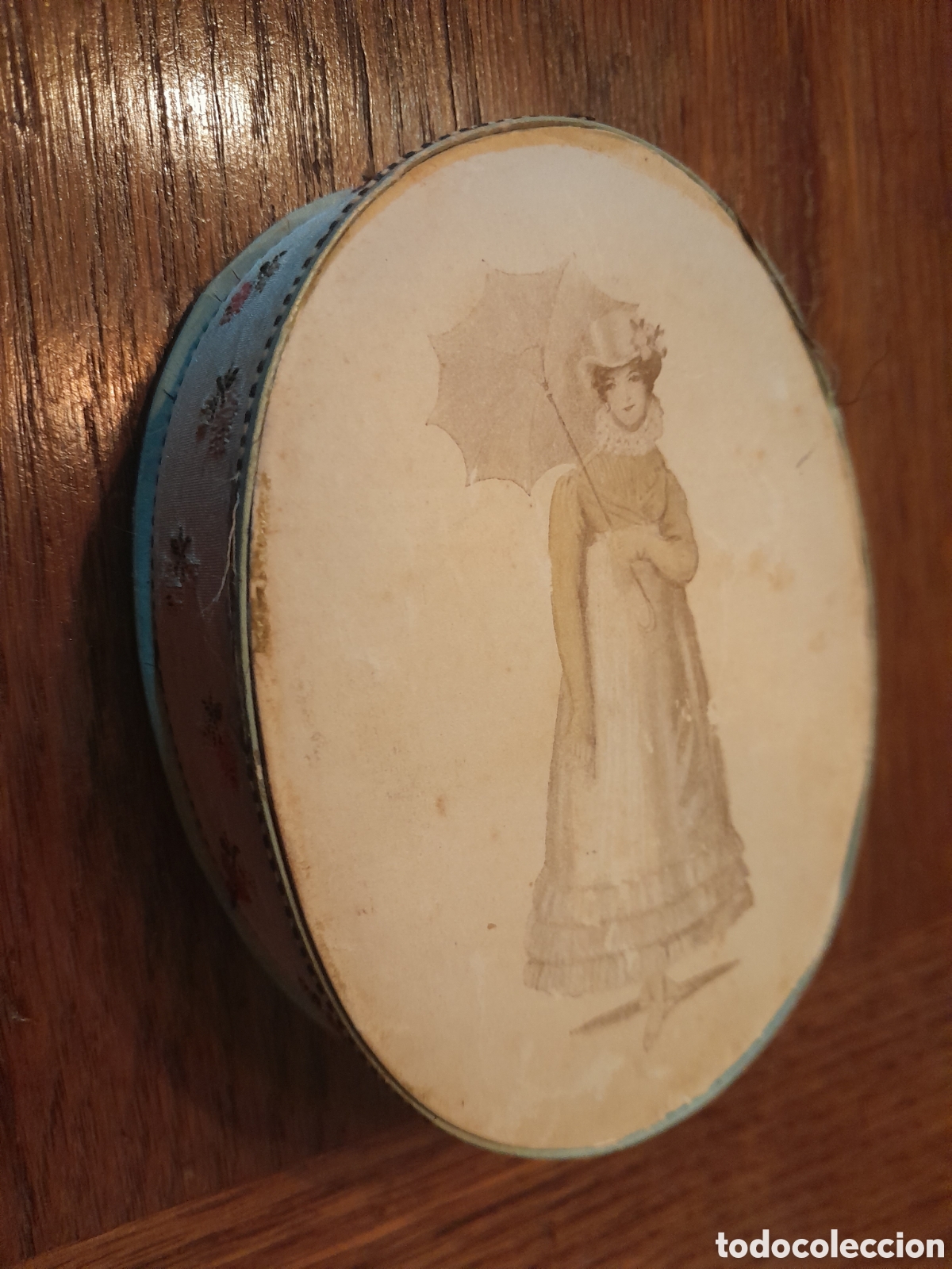 Bo&icirc;tes et petites bo&icirc;tes m&eacute;talliques: Caja de viuda Moya (barcelona)