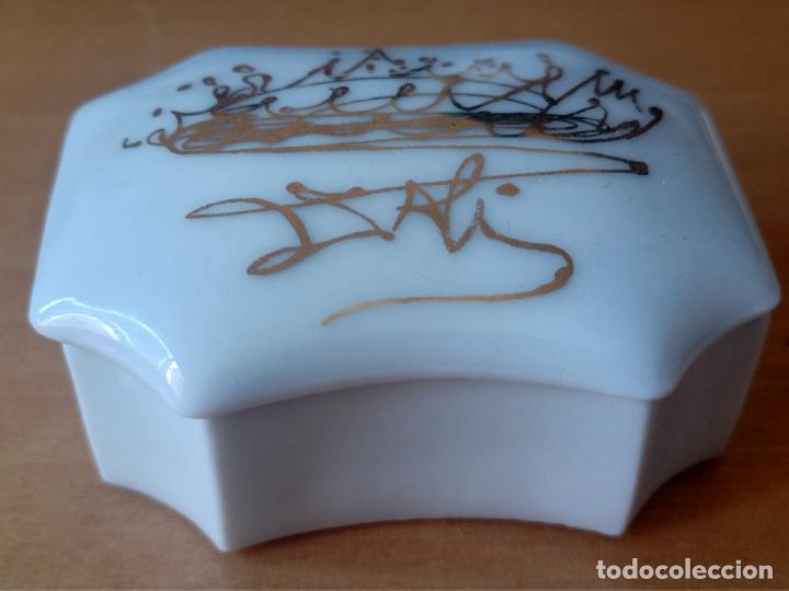 Boxes and metal boxes: DALI PASTILLERO PORCELANA 6 X 5 CM DISTRIBUCIONES ARTE SURREALISTA SA BE