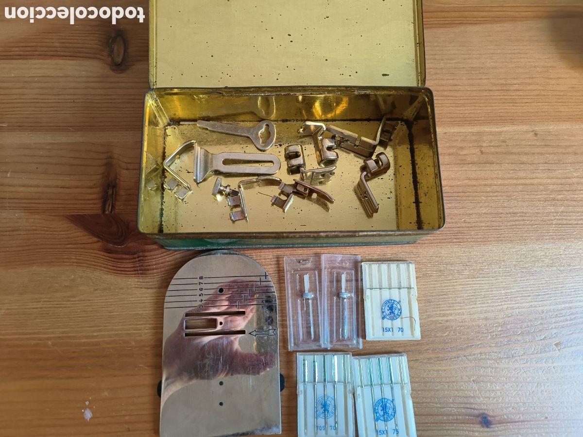 Cajas y cajitas met&aacute;licas: Caja Singer con piezas Singer - Foto 4