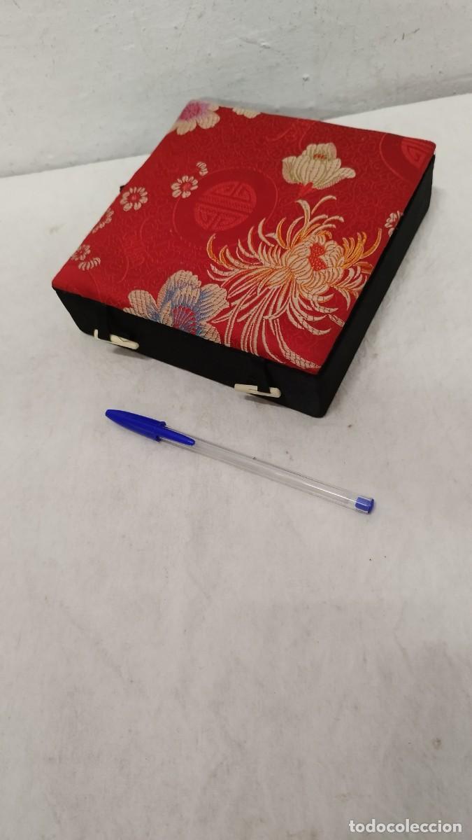 Bo&icirc;tes et petites bo&icirc;tes m&eacute;talliques: Caja de almacenamiento de madera con 16 ranuras para anillos y pendientes japon oriental