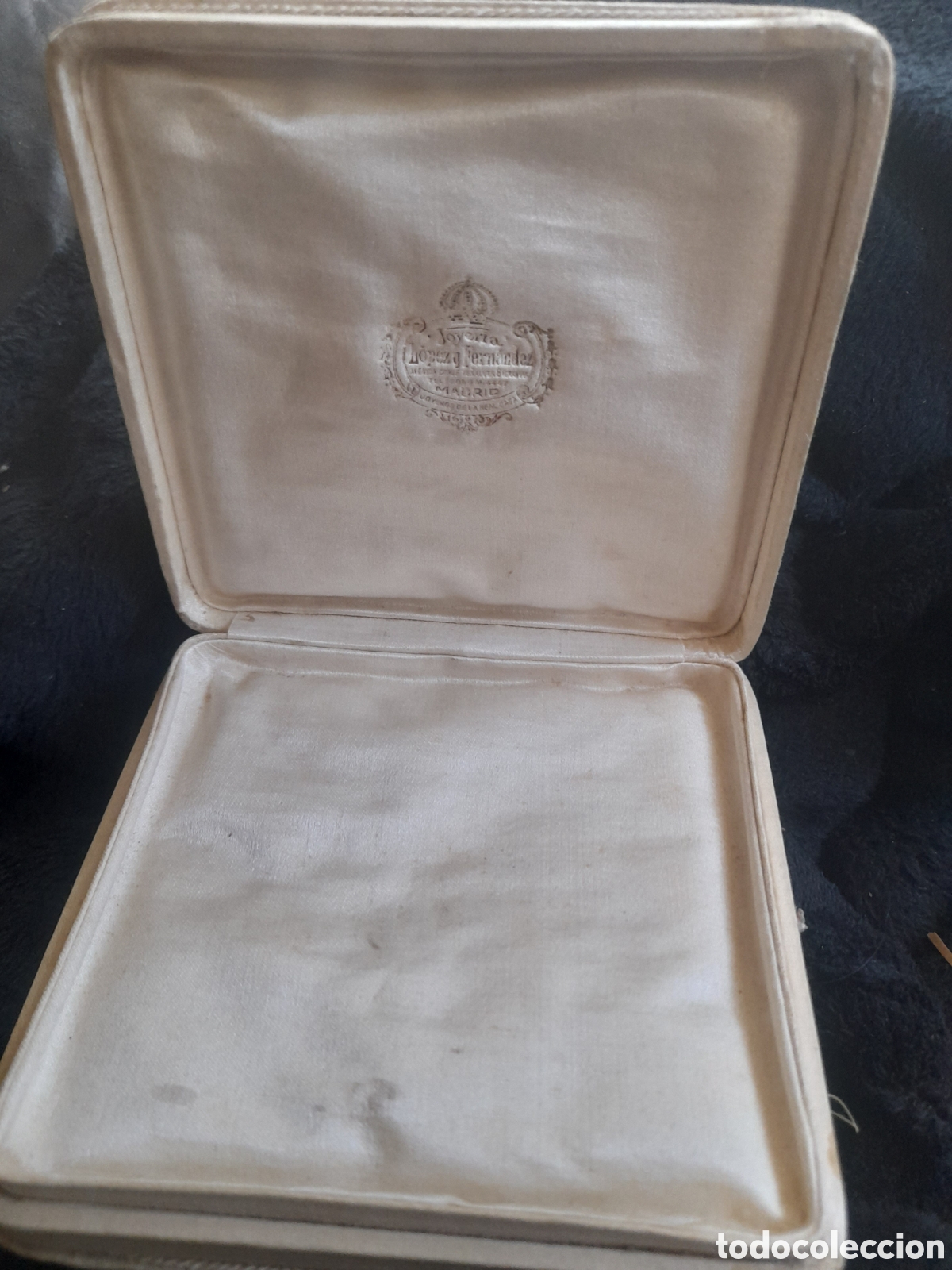 Bo&icirc;tes et petites bo&icirc;tes m&eacute;talliques: Antigua caja de joyer&iacute;a L&oacute;pez Fern&aacute;ndez, Madrid