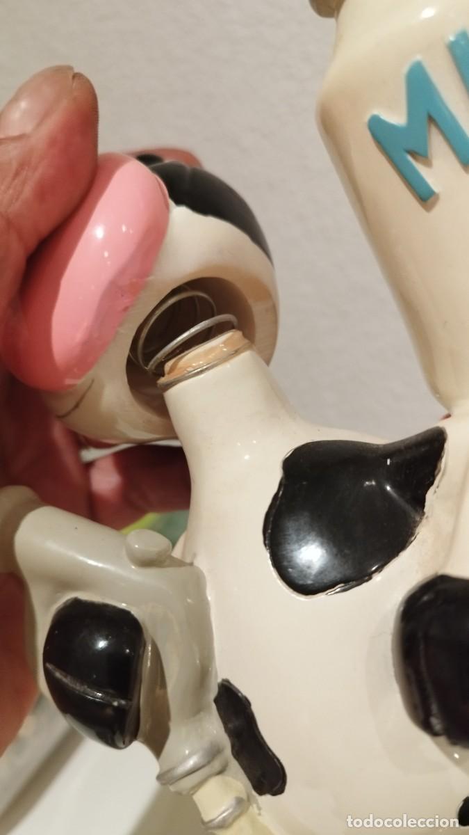 Cajas y cajitas met&aacute;licas: Hucha en forma de Vaca,con su surtidor de Leche,De Pasta - Foto 4