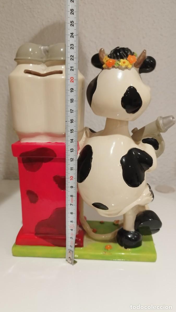 Cajas y cajitas met&aacute;licas: Hucha en forma de Vaca,con su surtidor de Leche,De Pasta - Foto 8