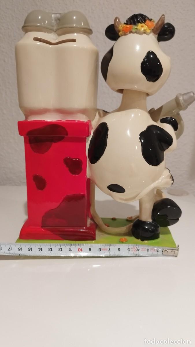 Cajas y cajitas met&aacute;licas: Hucha en forma de Vaca,con su surtidor de Leche,De Pasta - Foto 9