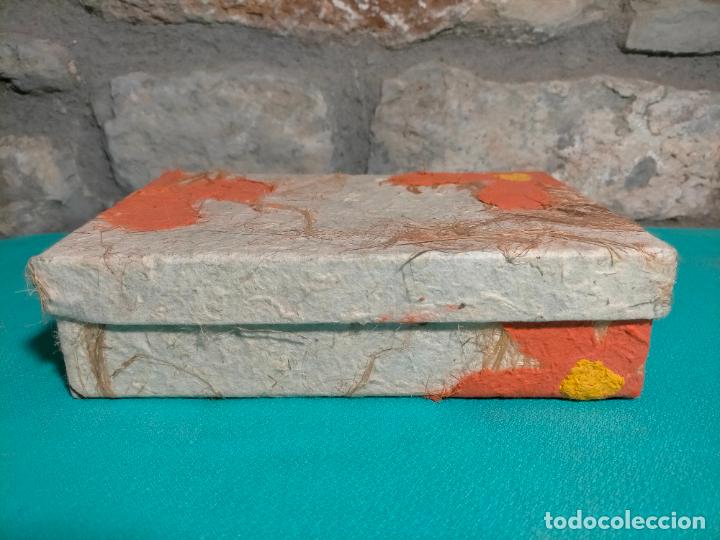 Cajas y cajitas met&aacute;licas: Caja rectangular de cart&oacute;n pintada con flores hecha a mano - Foto 1