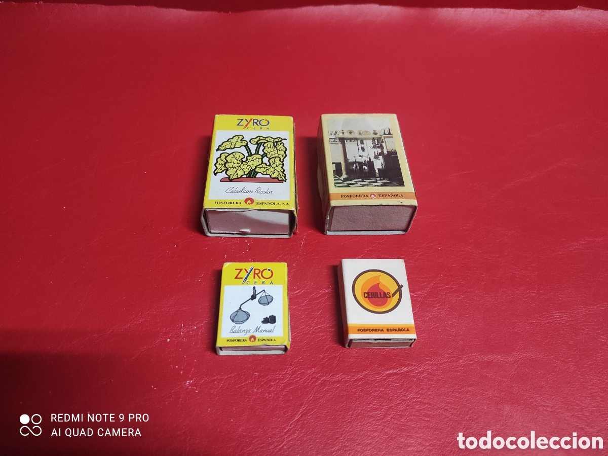 Boxes and metal boxes: Cuatro antiguas cajas de cerillas, llenas de cerillas de cera