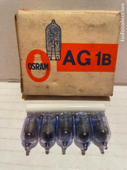 Cajas y cajitas met&aacute;licas: ANTIGUA CAJA CON L&Aacute;MPARAS OSRAM