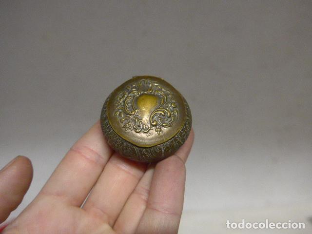 Cajas y cajitas met&aacute;licas: Antigua caja o cajita con espejo, tipo pastillero, principios siglo XX