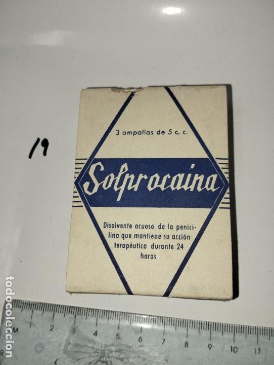 Bo&icirc;tes et petites bo&icirc;tes m&eacute;talliques: CAJA DE FARMACIA SOLPROCAINA // MEDICAMENTO ANTIGUO