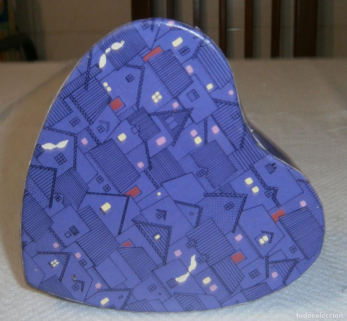 Caixas e caixinhas met&aacute;licas: caja carton forma de corazon
