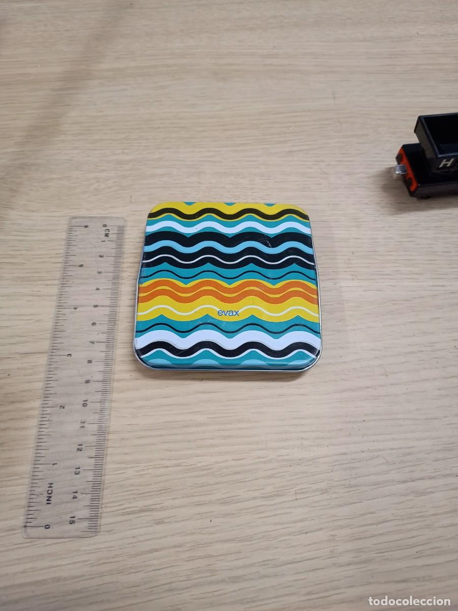 Cajas y cajitas met&aacute;licas: Caja met&aacute;lica de Compresas Evax - Foto 1