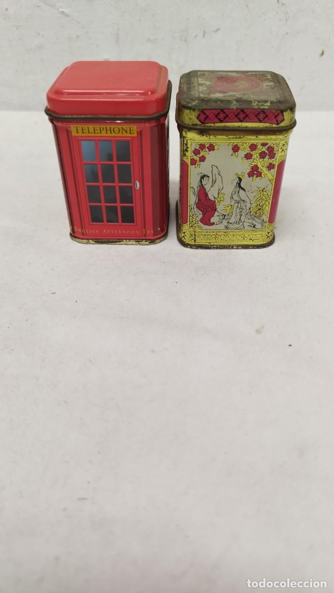 Bo&icirc;tes et petites bo&icirc;tes m&eacute;talliques: Antigua Pareja de cajitas de hojalata,de T&eacute;.Una vac&iacute;a,otra medio llena.No apto para consumo