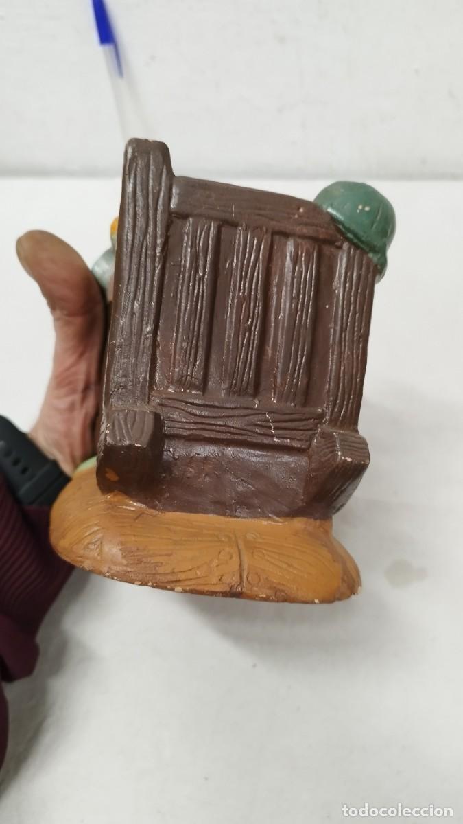 Cajas y cajitas met&aacute;licas: Antigua hucha de yeso pintado - Foto 7