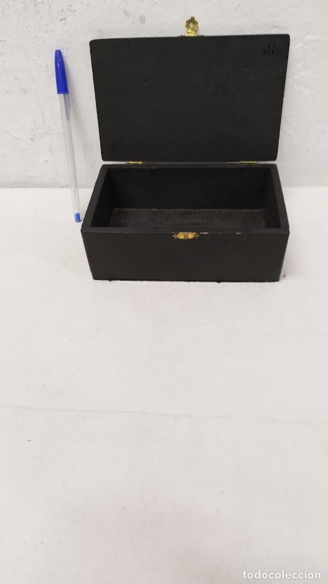 Bo&icirc;tes et petites bo&icirc;tes m&eacute;talliques: Antigua caja de madera de Principios SG.XX