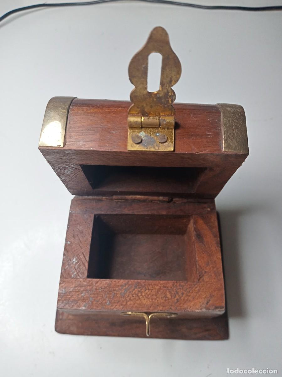 Cajas y cajitas met&aacute;licas: caja de madera en forma de baul - Foto 2