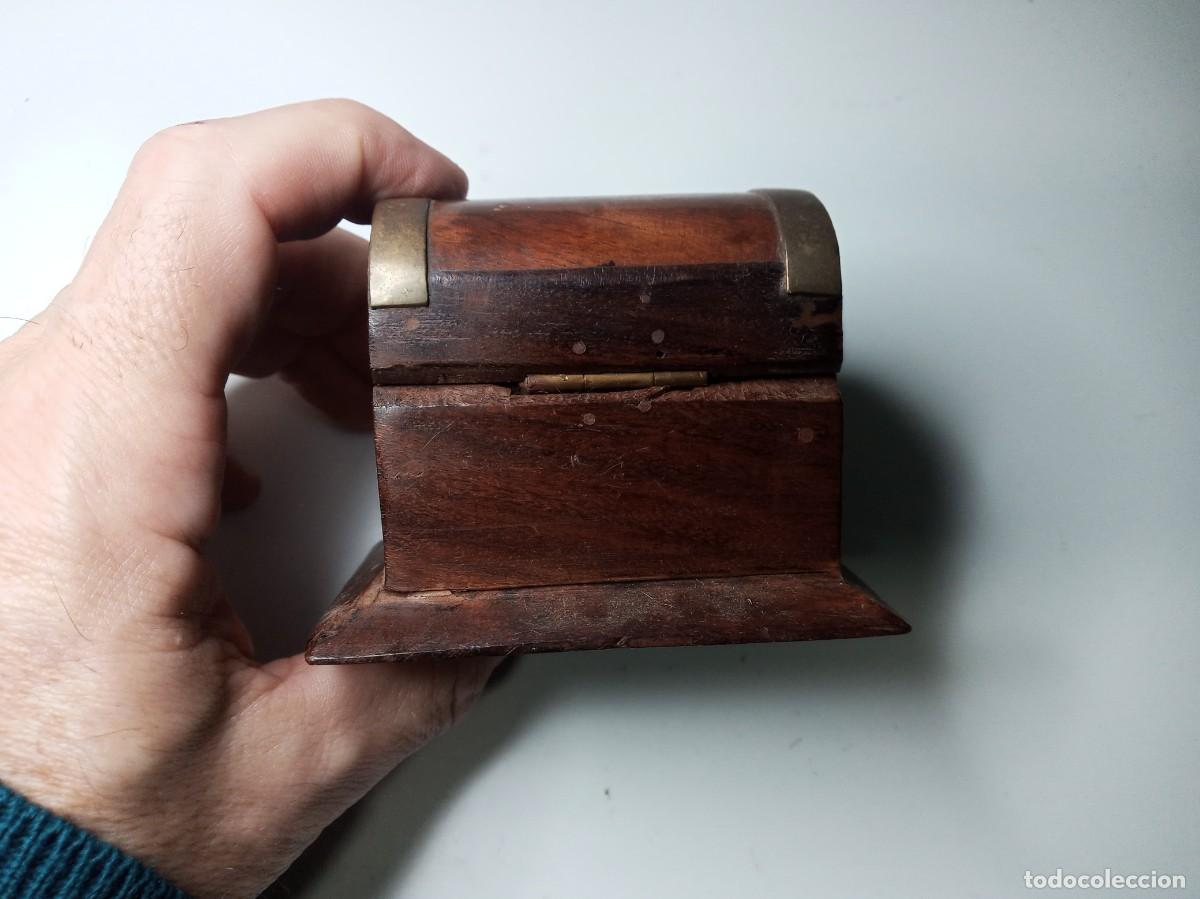 Cajas y cajitas met&aacute;licas: caja de madera en forma de baul - Foto 6