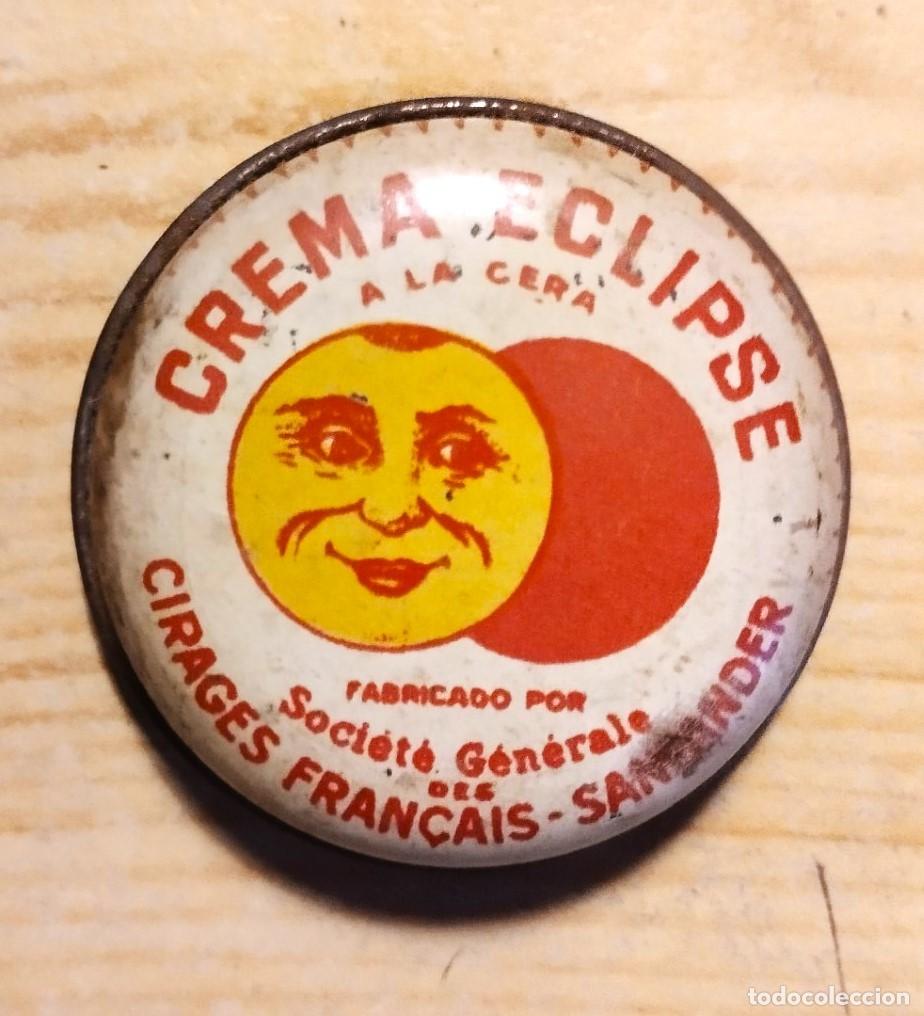 Cajas y cajitas met&aacute;licas: ANTIGUA CAJA DE LAT&Oacute;N CREMA ECLIPSE A LA CERA - Foto 1