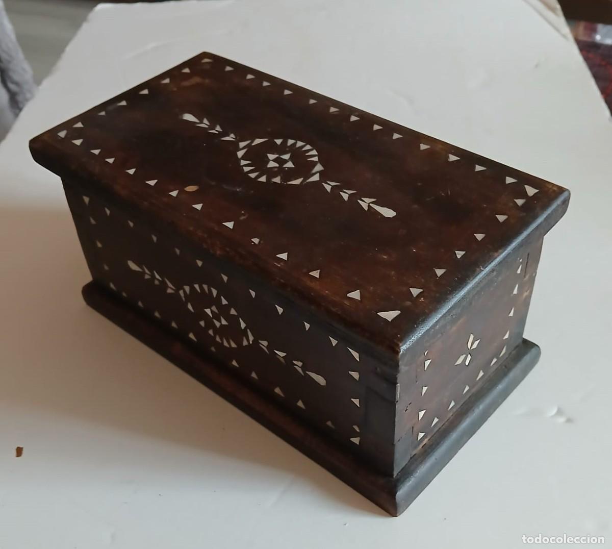 Cajas y cajitas met&aacute;licas: Caja de madera con incrustaciones - Foto 2