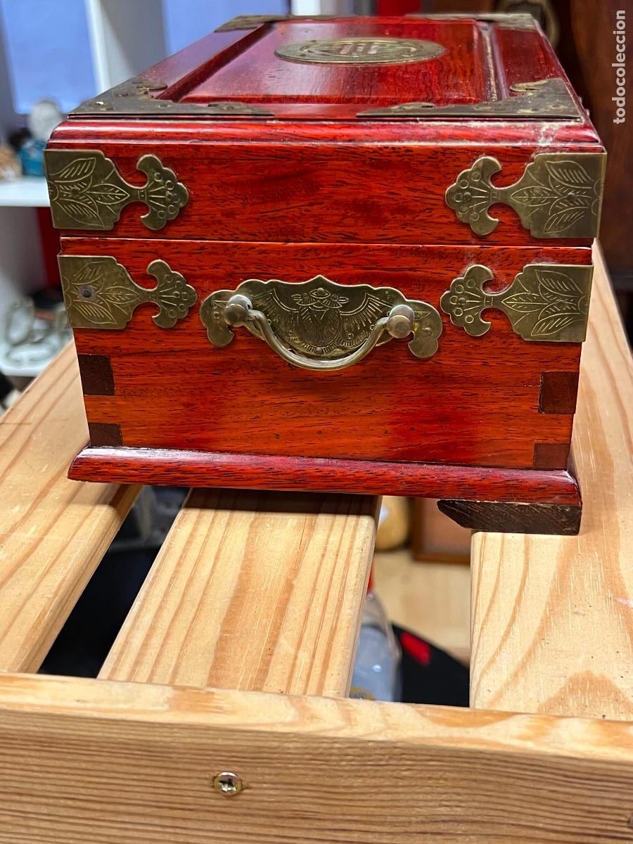 Cajas y cajitas met&aacute;licas: caja baul oriental en madera - Foto 3