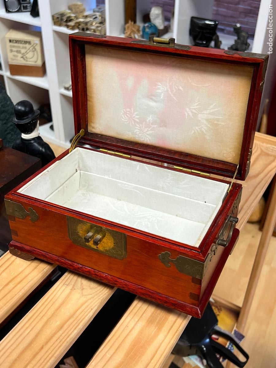 Cajas y cajitas met&aacute;licas: caja baul oriental en madera - Foto 6